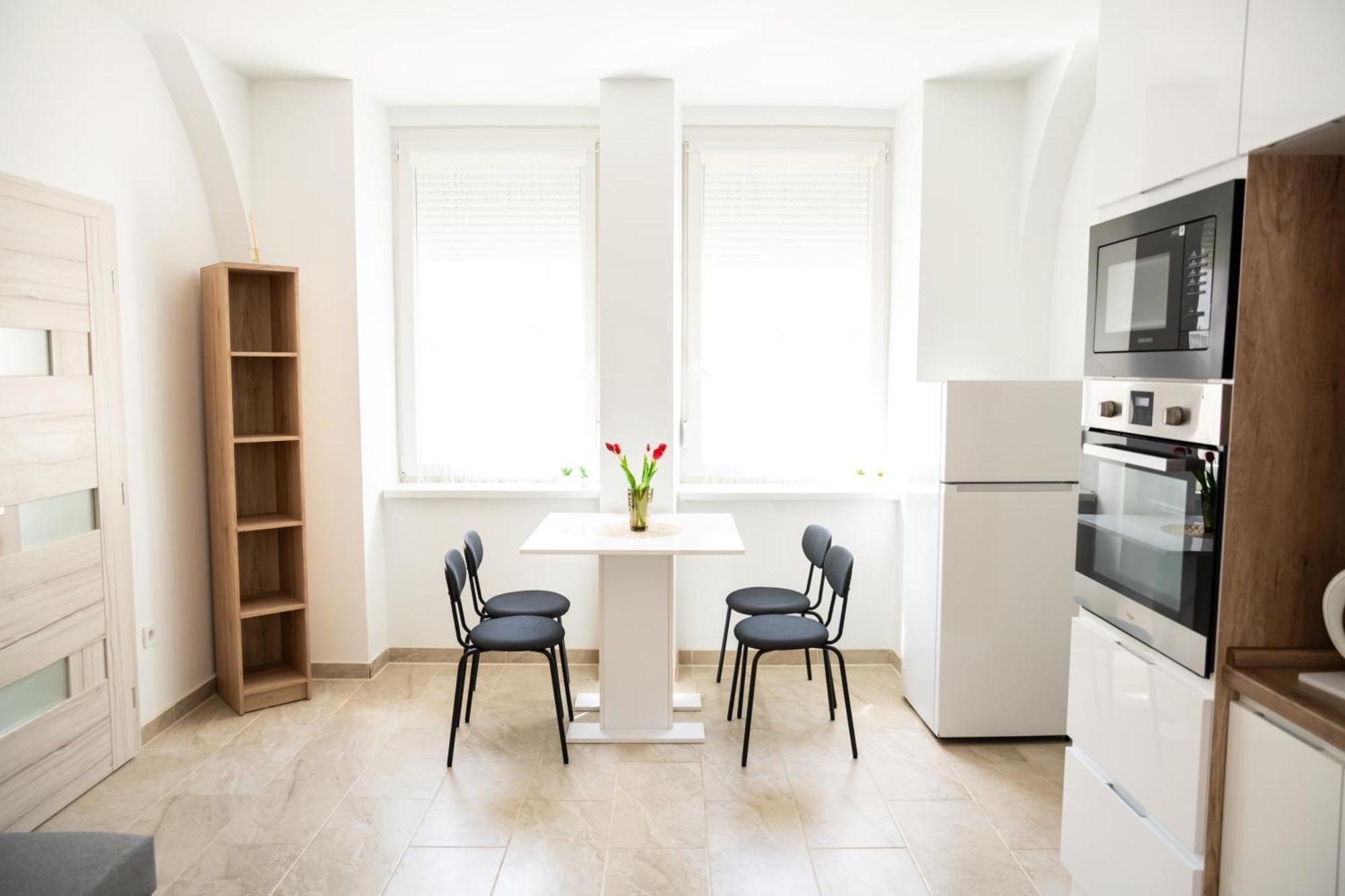 Winestone Corner Apartment Debrecen Eksteriør bilde