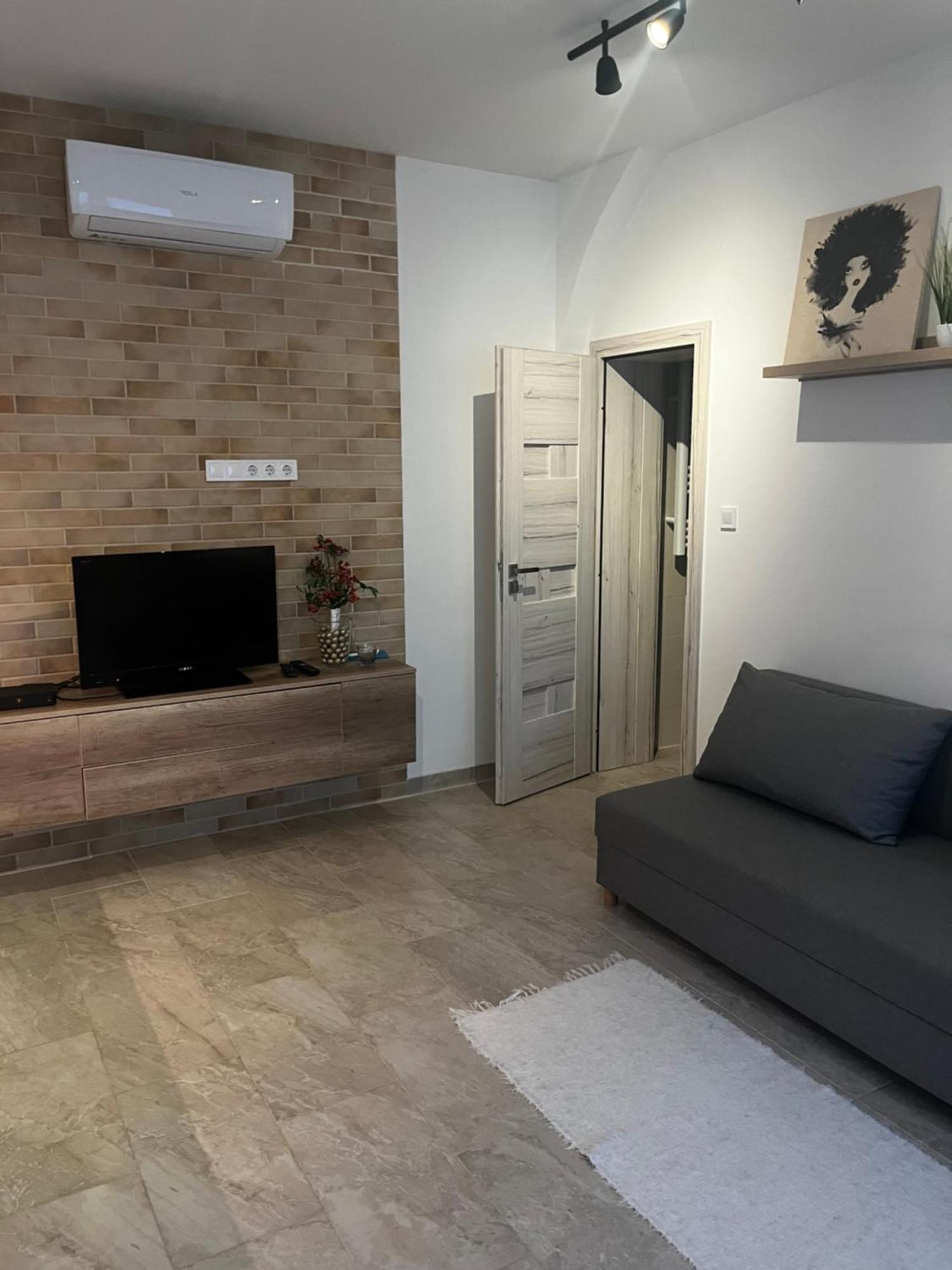 Winestone Corner Apartment Debrecen Eksteriør bilde